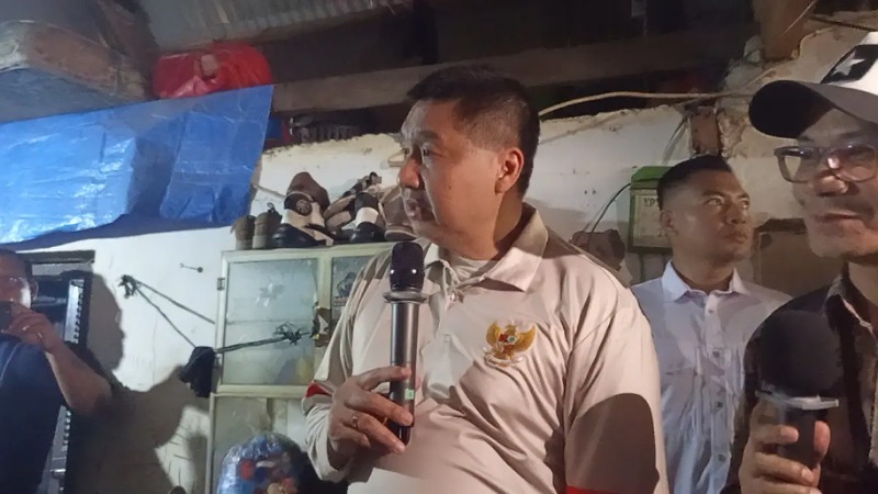 Menteri PKP Maruarar Sirait saat meninjau untuk Program Bedah Rumah bagi warga Kelurahan Petamburan, Jakarta Pusat, Jumat (18/9/2026) - Foto: Dok. RRI/RMN -