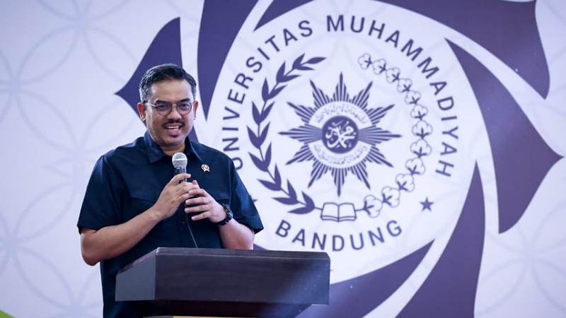 Menteri UMKM Ajak Mahasiswa Ubah Masalah Sekitar Jadi Peluang Usaha