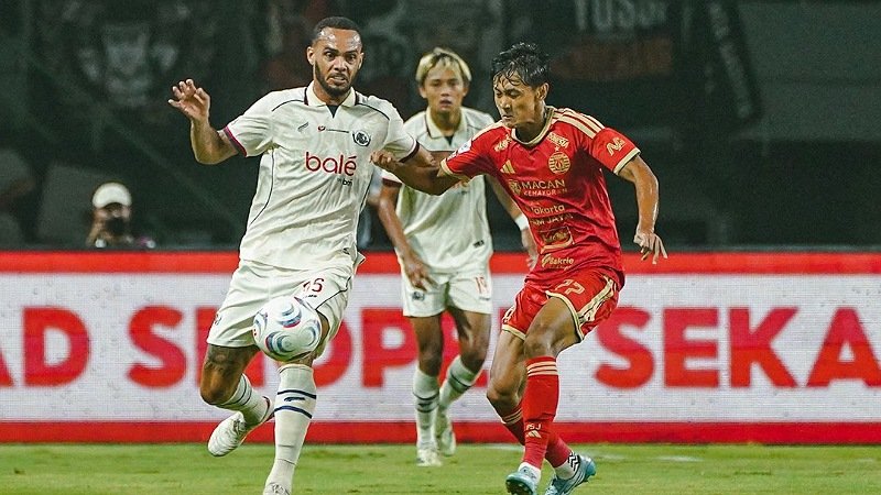 Arema FC Kena Bantai Persija1-5, Macan Kemayoran Naik ke Puncak Klasemen