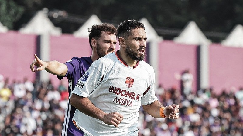 BREAKING NEWS: Ramalingom Menggila! Persita Hajar Persik 2-0 di Babak Pertama