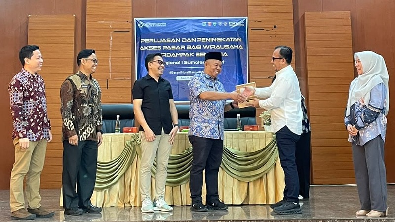 Kementerian UMKM pulihkan usaha 908 pengusaha terdampak bencana di Sumatera - Humas KUMKM -