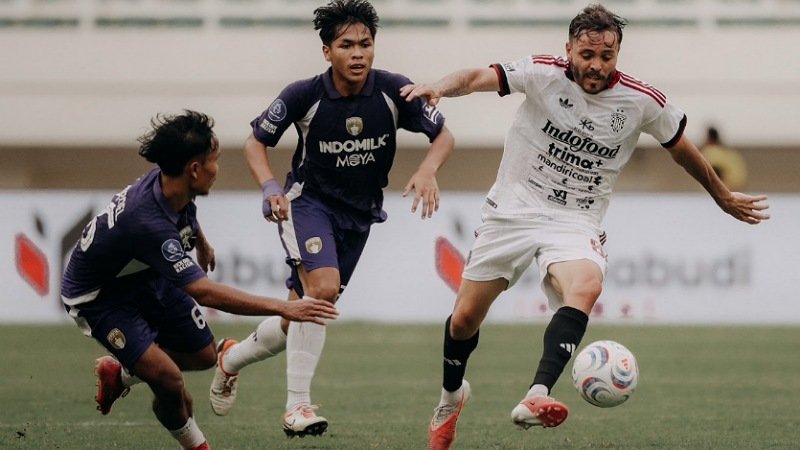 Persita Selamat dari Kekalahan! Gol Pablo Ganet Menit 90+5 Paksa Bali United Berbagi Poin
