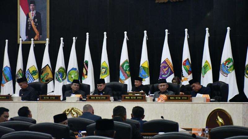 Rapat paripurna DPRD Jawa Barat persetujuan Raperda. (Foto: Dok Pemrov)