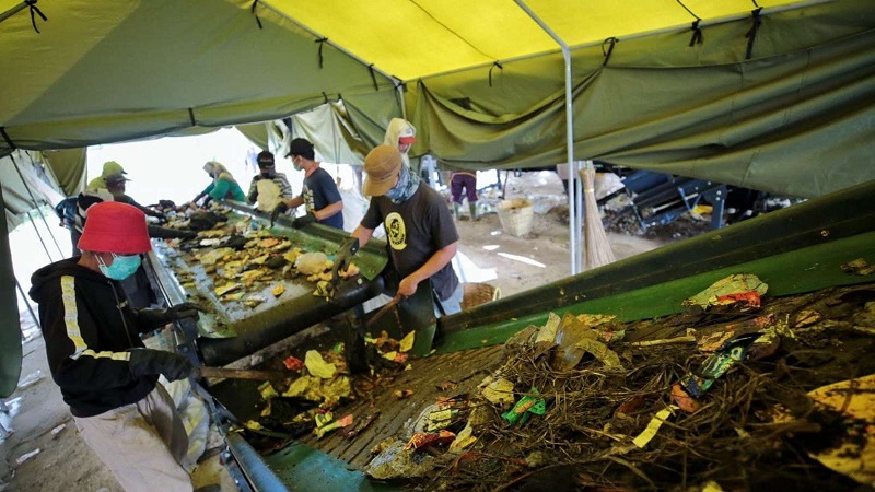 Pengolahan sambah organik TPST Gedebage uji coba operasional. (Foto: Humas Jabar).