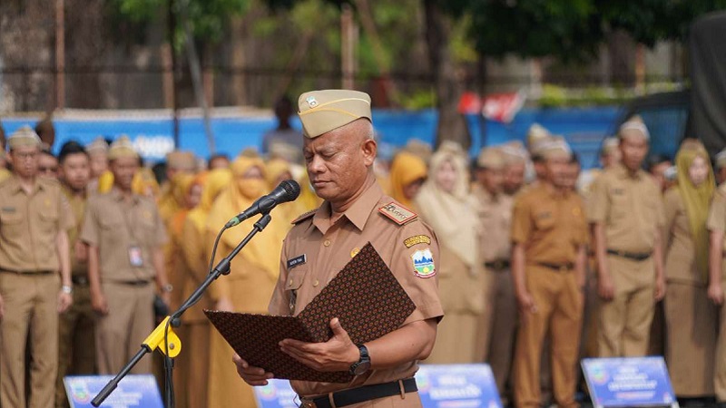 Sekretaris Daerah Kabupaten Garut, Nurdin Yana membacakan Ikrar Netralitas ASN. (Foto: Dok Humas Garut)