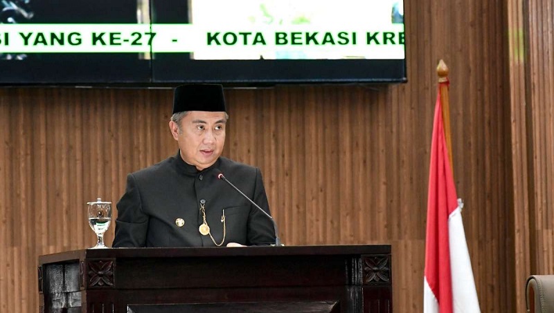 Pj Gubernur Bey Machmudin saat rapat paripurna HUT Kota Bekasi ke-27. (Foto: Humas Jabar)