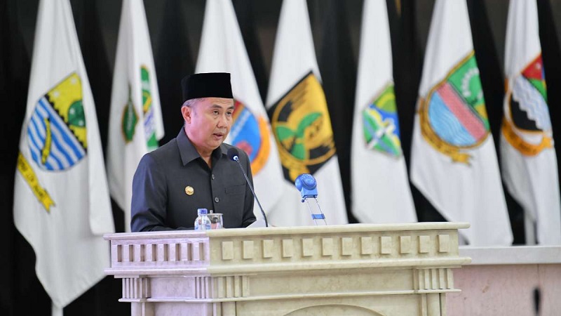 Pj gubernur Jabar, Bey Machmudin di Rapat Paripurna DPRD Provinisi Jabar. (Foto: Dok Humas Jabar)