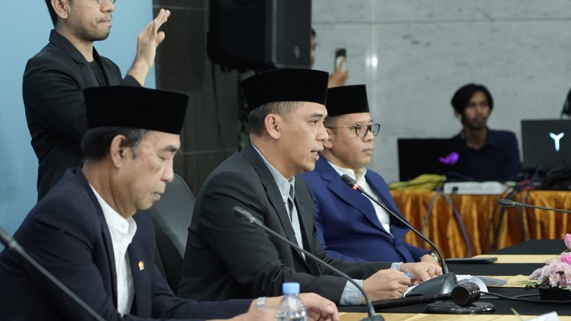Wamenag Saiful Rahmat Dasuki menyampaikan keputusan Sidang Isbat awal Zulhijah dan Idul Adha. (Foto: Dok Kemenag)
