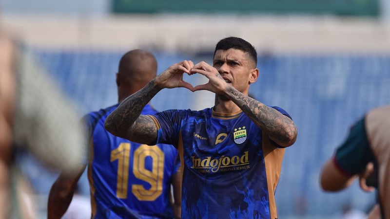 Ciro Alves merayakan gol ke gawang PSM Makassar di Stadion Si Jalak Harupat.  ( Foto: PERSIB.co)