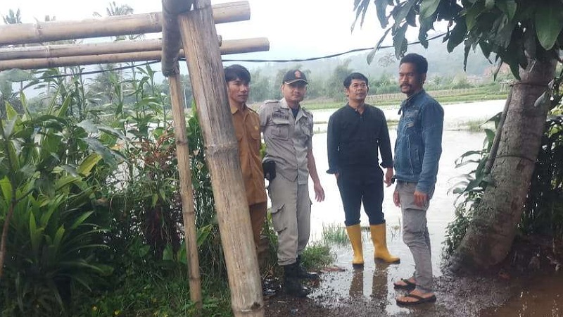 Banjir Rendam Kampung Bojong Jengkol, Warga Banyuresmi Diminta Siaga. [Foto: Dok Diskominfo Garut]