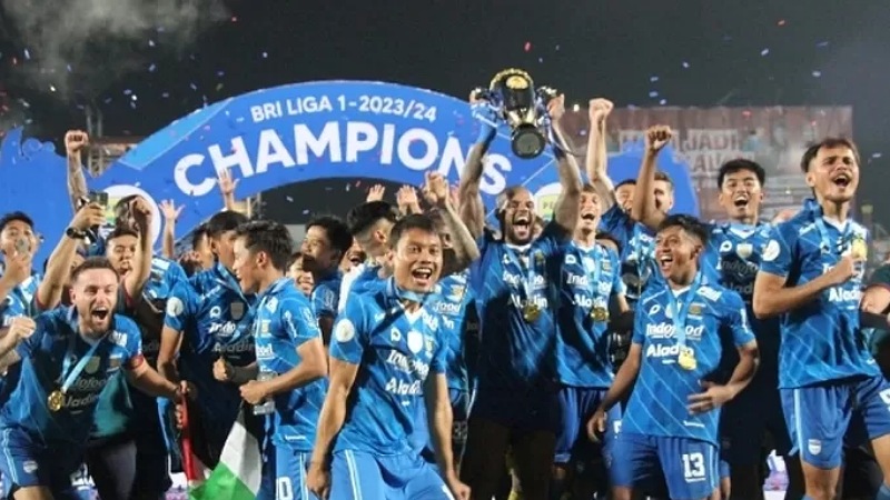 Persib saat merayakan kemenangan juara Liga 1 BRI Championship Series 2023/2024. (Foto: Repro)