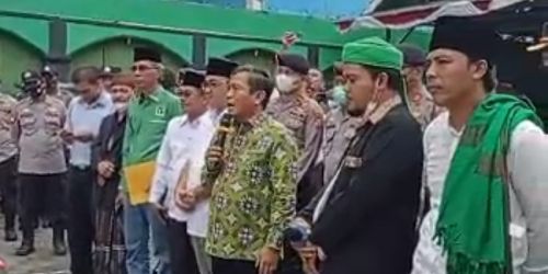 Ketua PPP DPW Banten Subadri Ushuluddin saat menerima aksi ulama, santri dan kader PPP Banten terkait pernyataan Ketum PPP Suharso Monoarfa tentang "Amplop Kiyai"/Repro