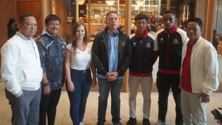 Ketua Umum PSSI Mochamad Iriawan melepas dua pemain Timnas U-16, M. Iqbal Gwijangge dan Eriko Sulastiano trial ke Hongaria/PSSI