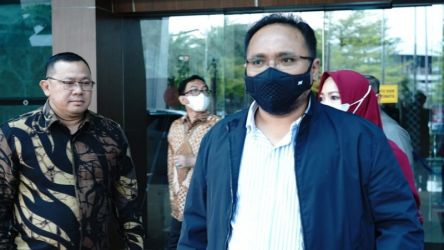 Mentari Yaqut Cholil Qoumas Tau biasa disapa Gus Men saat tiba di Bandara Soetta usai kunjungan ke Arab Saudi/Kemenag