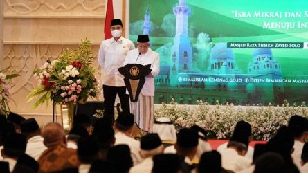 Wapres KH Maruf Amin saat meresmikan pembukaan Masjid Masjid Raya Sheikh Zayed Solo/Repro