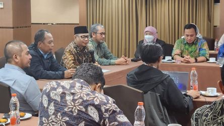 Penyusunan instrumen survei indeks kepuasan jemaah haji oleh tim dari Kemenag dan BPS. (Foto: Kemenag)