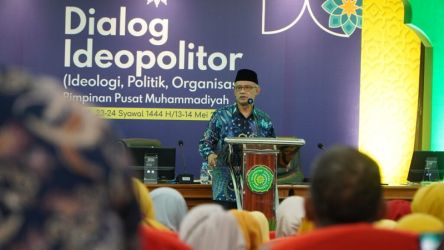 Ketua Umum PP Muhmammadiyah, Haedar Nashir dalam acara Dialog Ideopolitor di UNISA, Sabtu (13/5). (Foto: Dok. Muhammadiyah.or.id)