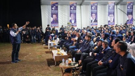 Bacapres Nasdem Anies Baswedan di acara Kemah Restorasi dan Sekolah Caleg Nasdem Jawa Barat (Jabar) di kawasan Hutan Pinus, Cikole, Lembang. (Twitter: @aniesbaswedan)