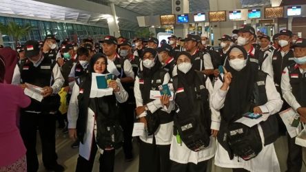 Petugas Panitia Penyelenggara Ibadah Haji (PPIH) Arab Saudi Tahun 2022 saat diberangkatkan/Dok. Zaki Mubarok Petugas Panitia Penyelenggara Ibadah Haji (PPIH) Arab Saudi Tahun 2022 saat diberangkatkan. (Foto: Dok Raja Media Network)