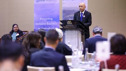 Menteri Koperasi dan UKM Teten Masduki menjadi pembicara kunci di acara Regional Investment Forum for Inclusive Business in Agriculture and Food Systems di Nusa Dua, Bali (23/8). (Foto: Humas)