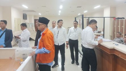 Panji Gumilang saat mengenakan baju tahanan. (Foto: Dok Humas Polri)