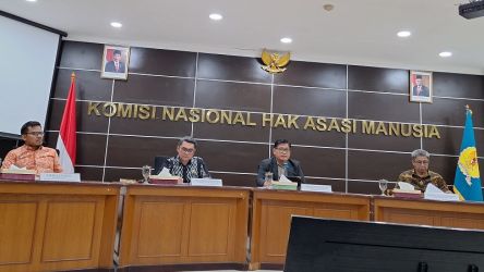 Press rilis Komisi Hak Asasi Manusia (Komnas HAM) terkait kericuhan di Pulau Rempang. (Foto: Disway)