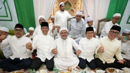 Habieb Rizieq Shihab dengan Capres dan Cawapres Anies Baswedan-Muhaimin Iskandar. (Foto: Repro)