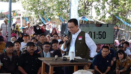 Capres nomor urut 1 Anies Baswedan dalam acara Desak Anies dengan para nelayan. (Foto: Repro)