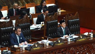 Wakil Ketua DPR RI Muhaimin Iskandar saat mengesahkan pembentukan panitia khusus (pansus) hak angket penyelenggaraan ibadah haji. (Foto: Dok DPR)