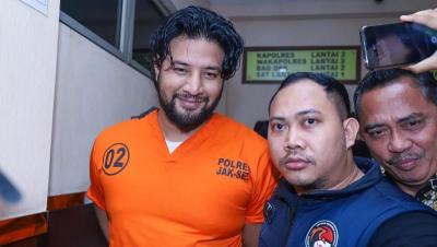 Artis Ammar Zoni terdakwa kasus penyalahgunaan narkoba divonis 3 tahun penjara. [Foto: Repro]