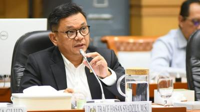 Wakil Ketua Komisi VIII DPR RI, Tb Ace Hasan Syadzily menyebut pembagian kuota haji 20 ribu murni kebijakan Kemenag bukan Arab Saudi. [Foto: Run/DPR]