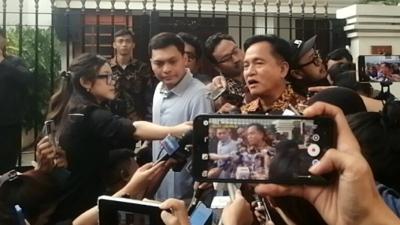 Prof. Yusril Ihza Mahendra salah satu yang di panggil Presiden terpilih Prabowo Subianto ke Kertanegara. [Foto: Repro]