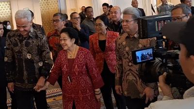 Ketum PDIP saat menjadi pembicara kunci 'Peluncuran dan Diskusi Buku Berjudul: Pilpres 2024 Antara Hukum, Etika, dan Pertimbangan Psikologis' di Jakarta, Kamis (12/12). [Foto: Repro/RMN]