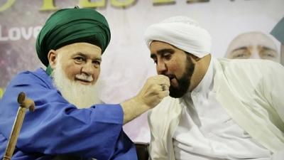 Maulana Kabbani dan Habib Syech. [Foto: Disway]