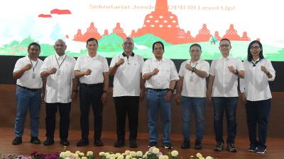 Sekjen DPR RI, Indra Iskandar, diacara Workshop Leadership dan Langkah-Langkah Strategis Pelaksanaan Anggaran Tahun 2025 di Magelang. [Foto: Dok DPR/RMN]