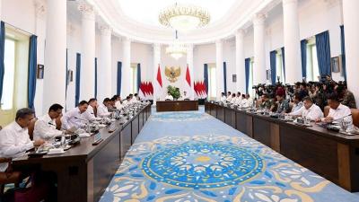 Presiden Prabowo Pimpin Sidang Perdana Dewan Pertahanan Nasional. [Foto: BPMI Setpres]