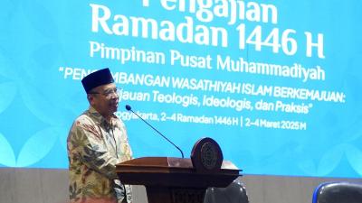 Ketua Pimpinan Pusat (PP) Muhammadiyah, Agung Danarto, mengupas tiga makna Wasathiyah menurut tafsir Ibnu Katsir. - Foto: Dok. Muhammadiyah -