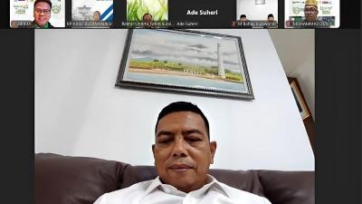 Gubernur Banten Andra Soni hadir dalam webinar mengupas buku Kiai Embay. -- Dok Brima/RMN -