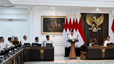 Presiden Prabowo Subianto memimpin Sidang Kabinet Paripurna Kabinet Merah Putih  di Ruang Sidang Kabinet, Istana Kepresidenan Jakarta, pada Jumat, 21 Maret 2025.  - Foto: BPMI Setpres -