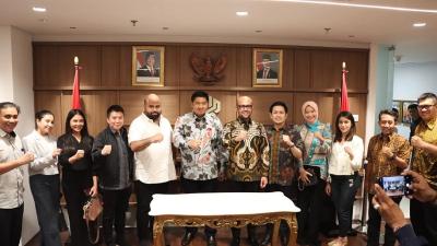 Menteri PKP Maruarar Sirait bertemu dengan pertemuan dengan 10 pengusaha muda HIPMI yang dipimpin Ketua Umum BPP HIPMI masa bakti 2022-2025 Akbar Himawan Buchari, di Jakarta, Selasa (2/9/2025). - Dok Kemen PKP -
