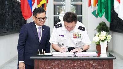 Gubernur Lemhannas RI Dr. Tb. Ace Hasan Syadzily, M.Si. menerima kunjungan Major General Ito Yuichiro, Deputy Director General Defence Plans and Policy Department Jepang, di Gedung Lemhannas, Jakarta, Senin (13/10/2025) - Istimewa/Ace Hasan -