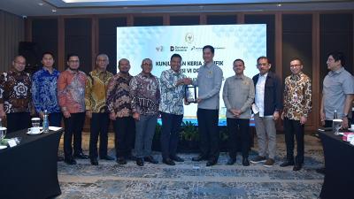 Tim Kunjungan Kerja Spesifik Komisi VI DPR RI melakukan pertemuan dengan Danantara, Badan Pengaturan BUMN (BP BUMN), PT Pertamina Gas Negara (PGN) Tbk, serta Pertamina EP di Sidoarjo, Jawa Timur, Sabtu (22/11/2025).  Humas DPR -