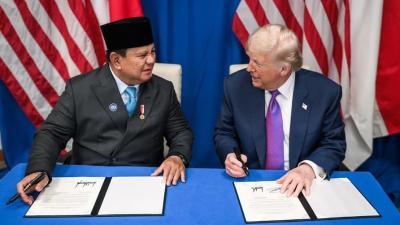 Presiden RI Prabowo Subianto dan Presiden Amerika Donald Trump saat penandatanganan Agreement on Reciprocal Trade (ART) - Foto: Dok Setkab RI -