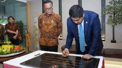 Menteri PKP Maruarar Sirait bersama Kepala Badan Pengelola BUMN (BP BUMN) Dony Oskaria, saat meresmikan kantor baru Direktorat Jenderal Perumahan Perkotaa, Rabu (10/6/2026) - Foto: Dok. Kemen PKP -