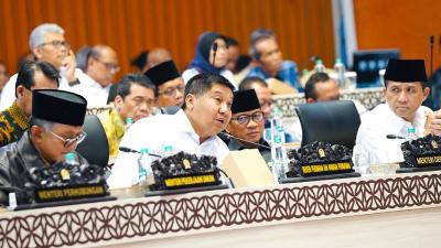 Menteri PKP Maruarar Sirait saat saat Rapat Kerja dan Rapat Dengar Pendapat bersama Komisi V DPR RI - Foto: Dok Kementerian PKP