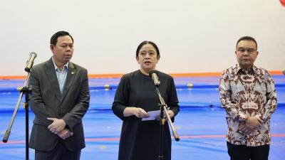 Ketua DPR RI Puan Maharani, Wakli Ketua DPR RI Sufmi Dasco Ahmad, dan Ketua DPD RI Sultan B Najamudin saat memberikan keterangan pers - Humas DPR -