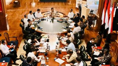 Presiden Prabowo Subianto memimpin rapat terbatas bersama sejumlah menteri di Hambalang, Kabupaten Bogor, Selasa (1/9/2026) - Foto: Sekretariat Kabinet -