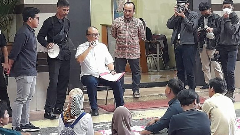 Wakil Rektor Bidang Kemahasiswaan UIN Jakarta Dr. Arief Subhan MA, saat beraudiensi dengan elemen mahasiswa lintas fakultas/Dok. UIN Jakarta