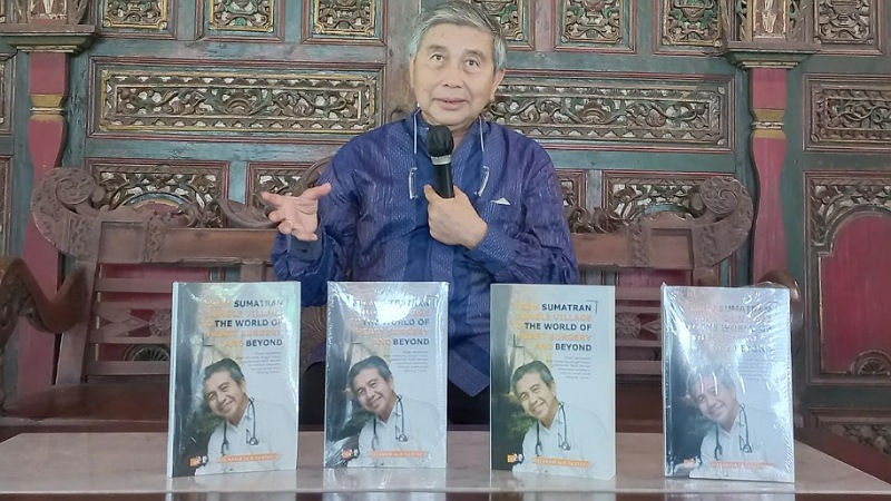 Dr. Tarmizi Hakim luncurkan buku autobiografi/Lani