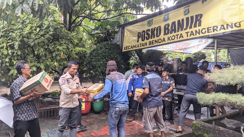 Dinsos Kota Tangerang menyalurkan bantuan ke beberapa wilayah yang tergenang Banjir/Repro